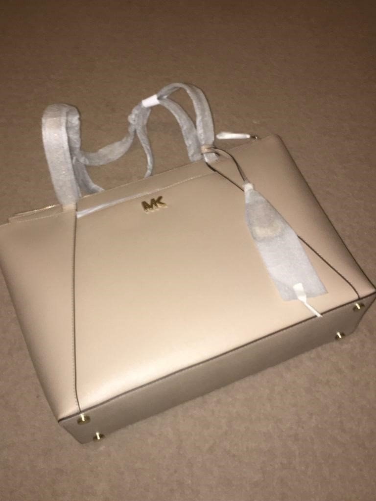 maddie crossgrain leather tote